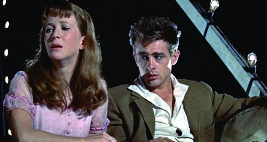 Cena do filme A Leste do Éden 1955 com James Dean e Julie Harris