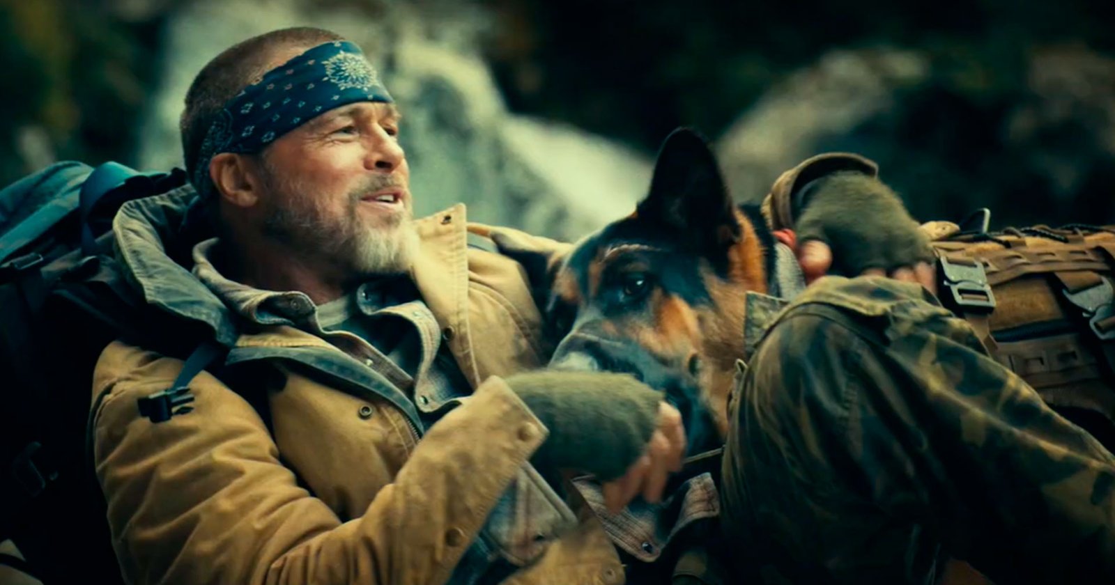 Onde assistir Coração Selvagem: Brad Pitt e o cachorro Odin no filme de David Ayer
