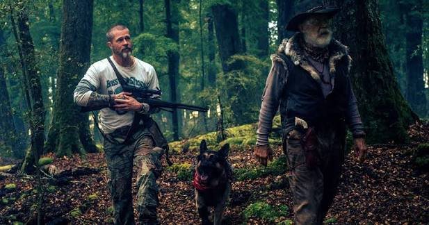 Brad Pitt e o cão Odin em Coração Selvagem