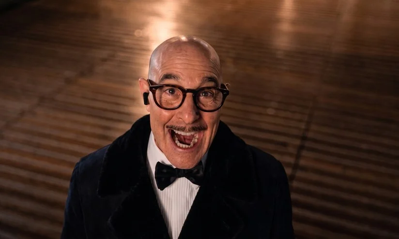 Stanley Tucci em Um Roubo em Família, filme de assalto do Prime Video