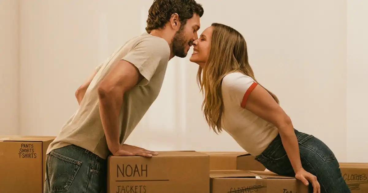 Elenco de Ninguém Quer Isto na 3ª temporada, com Kristen Bell e Adam Brody