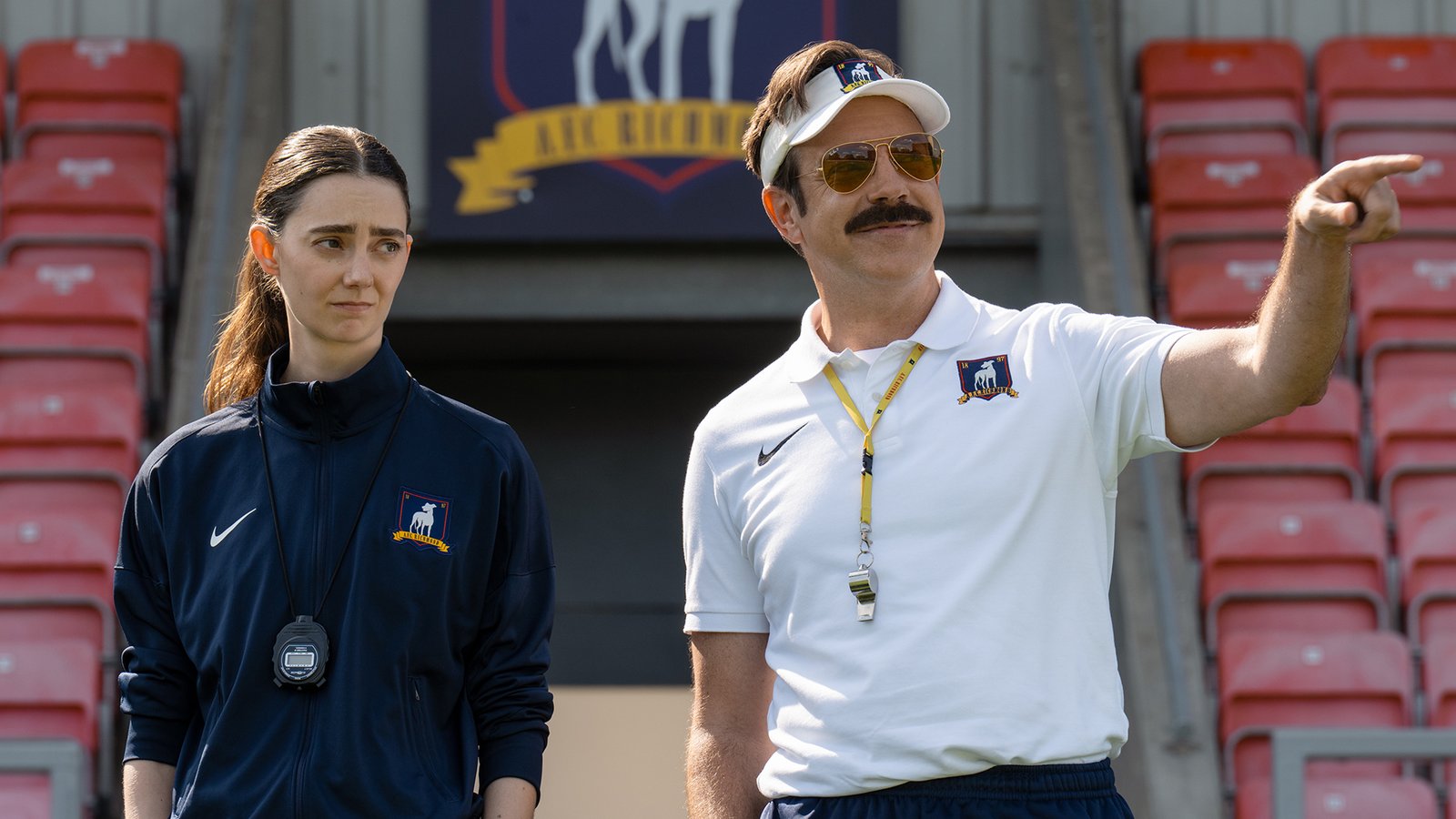 Roy Kent e Keeley no final da 4ª temporada de Ted Lasso